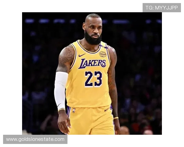 2017年湖人队与骑士队激战回顾：经典对决中的传奇瞬间与球星表现分析